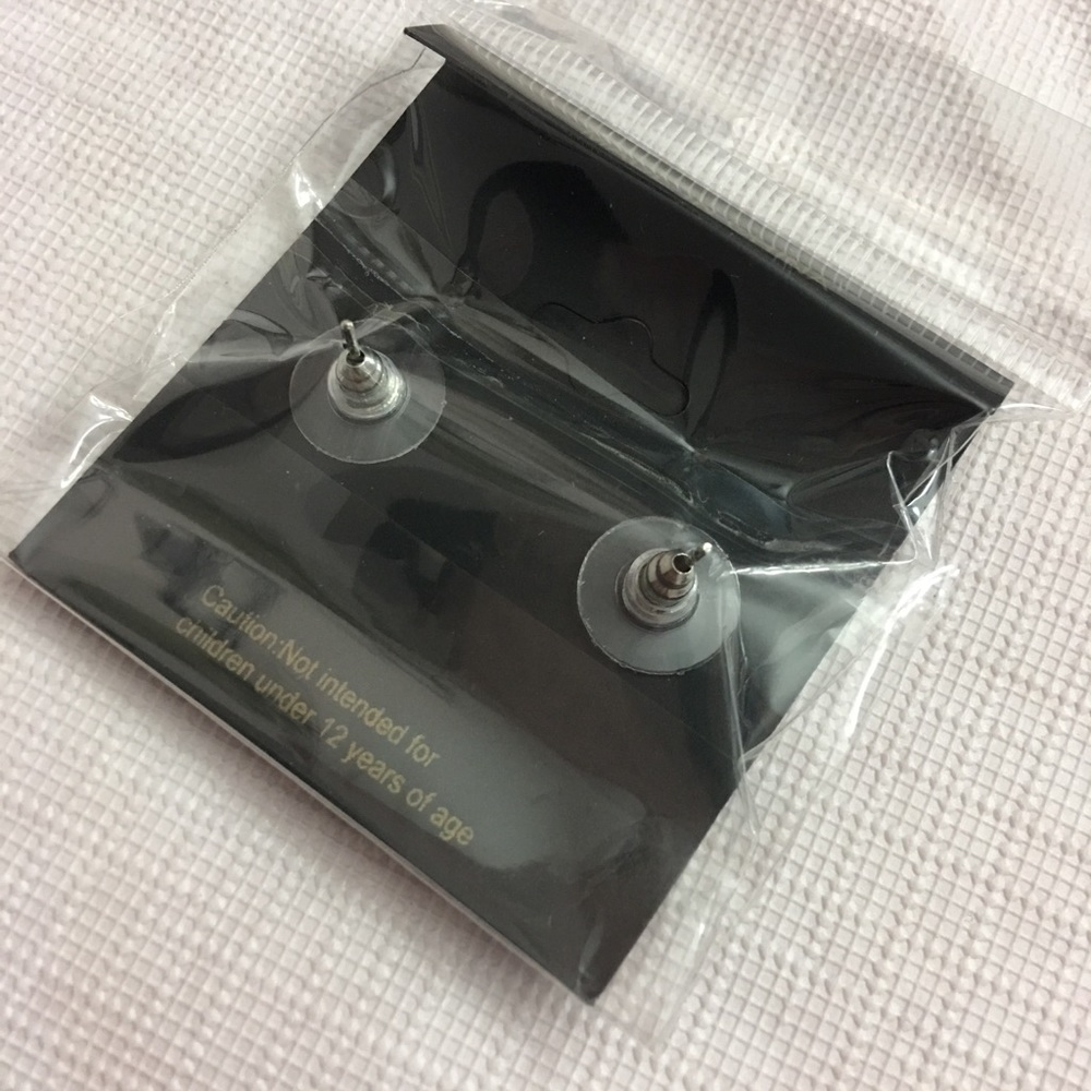COPY - (L2) Handgun Earrings - Picture 3 of 6